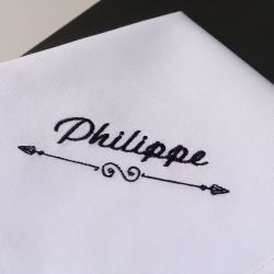 Mouchoirs bio made in france avec votre prénom Brodé style Philippe ©philippegaber