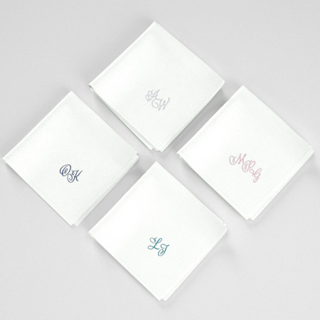 3 mouchoirs français personnalisés avec vos initiales style romantique brodés et fabriqués à Paris par Philippegaber
