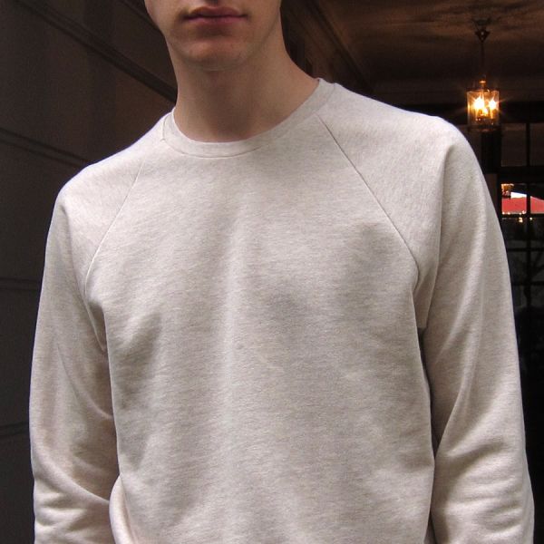 Sweat-shirt bio Made in France beige PhilippeGaber un sweat-shirt fabriqué avec éthique à Paris pour l'homme et la femme par PhilippeGaber