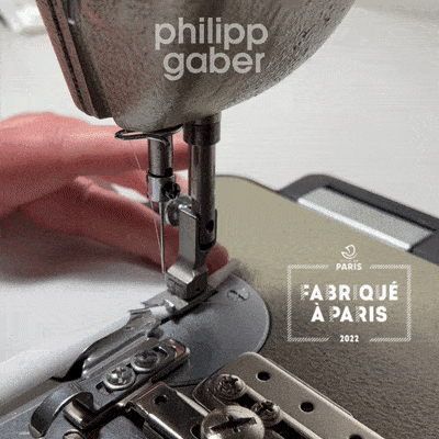 Mouchoirs français en coton biologique personnalisés, brodés et fabriqués à Paris par Philippe Gaber depuis 2009